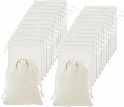 Stoffen zakjes met trekkoord voor doe-het-zelf adventskalender, 26 stuks, 13 x 18 cm. Beschilderen en vullen.