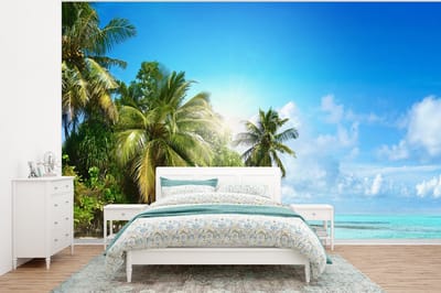 Behang - Fotobehang Zee - Palmboom - Strand - Tropisch - Blauw - Groen - Breedte 295 cm x hoogte 220 cm