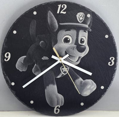 Wandklok Leisteen - Paw Patrol (Chase) - Laser gegraveerd