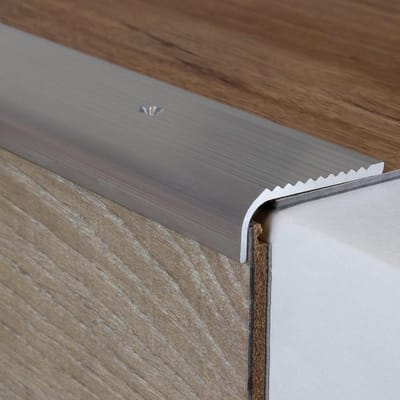 Traprand profiel - Hoekprofiel aluminium - Trap beschermen - Geribbelde structuur - 1000 mm - Aluminiumkleurig