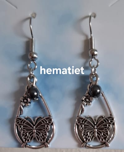 "Hematiet" waterdruppel / Vlinder Oorbellen
