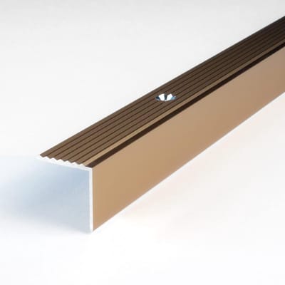 Trapneus Profiel - Trapprofiel Hoekprofiel - Traprand Bescherming - Geboord Aluminium - 20mm Breed 2700mm - Brons Licht
