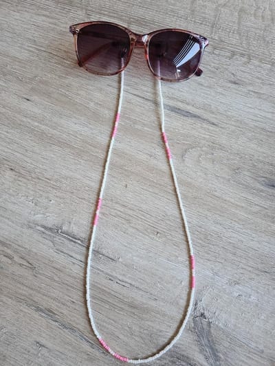 Haaksels&Kralen - Zonnebrilkoordje Pink – Brillenkoord – Kleurrijk - Zonnebriltouwtje - Zonnebril koord - Sunnycord - Sunny cord - Brillen koord - Mode accessoires - Sieraden