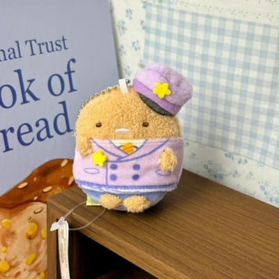 NIEUWE Sumikko Gurashi Ster Treinbestuurder knuffel sleutelhanger treinuniform Shirokuma Tonkatsu Tokage Ebifurai pop rugzakbedeltje