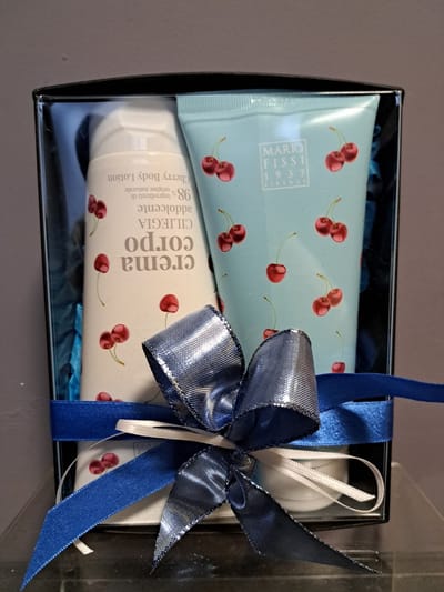 geschenk set douche gel - body lotion - kersen - vegan - shea boter - natuurlijke oorsprong - kado kerst - verjaardag - moeder dag