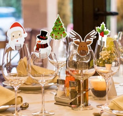 Akyol - kerst wijnglas versiering -10 stuks-karton-wijnglas markers - tafeldecoratie kerst-oud en nieuw - versiering-oud en nieuw - decoratie-wijn houders versiering-glas versiering -oud en nieuw - kerstdiner- kerst ontbijt glazen versiering
