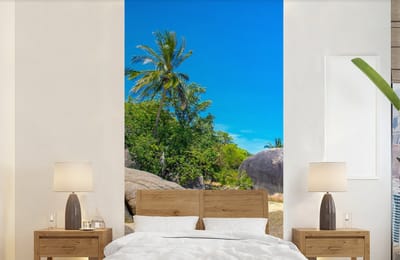 Behang - Fotobehang Strand - Tropisch - Zee - Planten - Breedte 120 cm x hoogte 240 cm