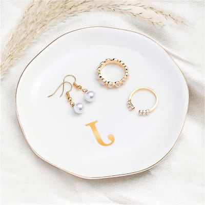 Ceramische Ringenschotel voor Sieraden, Gepersonaliseerde Trinket Dish met Gouden Initialen voor Oorbellen en Kettingen, Perfect als Decoratie of Cadeau voor Verloving en Bruiloft