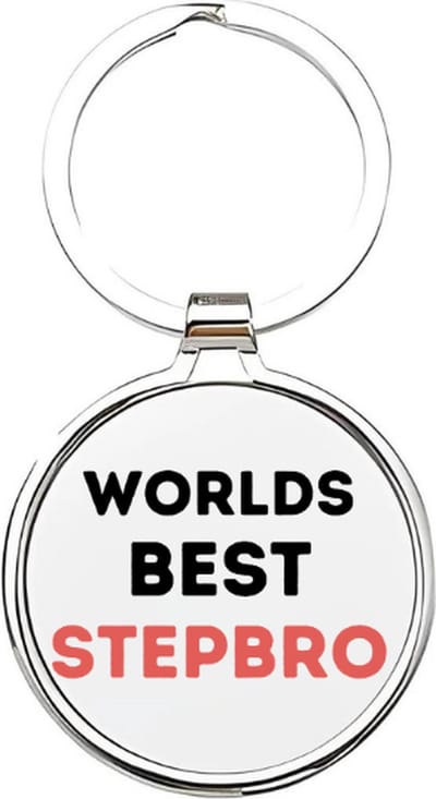 Akyol - worlds best stepbro Sleutelhanger - Broer - de leukste stiefbroer - stiefbroer sleutelhanger - broers sleutelhanger - sleutelhanger voor je broer - familie sleutelhanger - verjaardagscadeautje - broer cadeau - brother - broertje - 4 x 7,5 CM