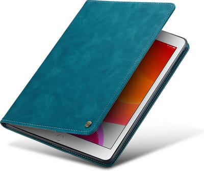 Casemania Hoes Geschikt voor Apple iPad 5 - 9.7 inch (2017) Emerald Green - Book Cover