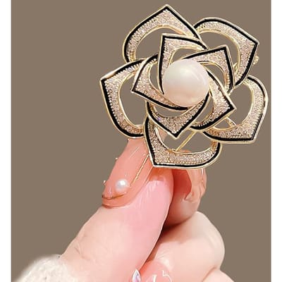 Elegante Parel Bloem Broche Pin Badge Voor Vrouwen Meisjes Mode Kleding Decoratie Sieraden Cadeaus beige