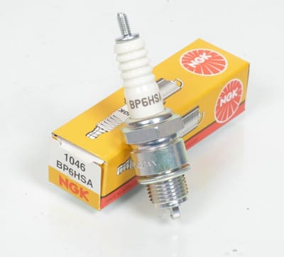 Bougie NGK voor bromfiets Honda 50 CAMINO 1978 tot 1992 BP6HSA / 1046 Nieuw