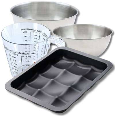 Bakkerset met bakvorm voor 12 mini broodjes, 2 mengkommen, maatbeker en spatel Zenker