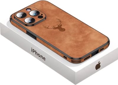 Stijlvolle Bescherming Geschikt voor uw iPhone 15 Pro Max! Luxe Lederen Telefoonhoesje - Ontworpen voor Perfecte Pasvorm - Met Lens Glazen Bumper voor Extra Bescherming - Schokbestendig Siliconen Materiaal - Elegant en Duurzaam - Bruin