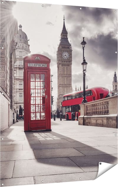 Gards Tuinposter Rode Telefooncel in Londen bij de Big Ben - 120x160 cm - Tuindoek - Tuindecoratie - Wanddecoratie buiten - Tuinschilderij