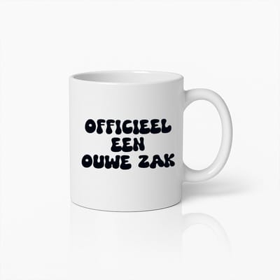 Grappige Nederlandse Tekstmok – 'Officieel een Ouwe Zak' – Humoristisch Koffiebeker Cadeau voor Iedereen