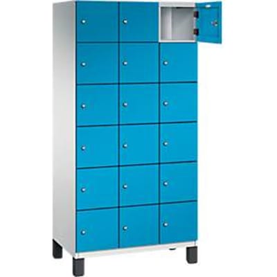 C+P Cambio lockerkast, 3 vakken, 18 vakken, op poten, B 900 x D 525 x H 1980 mm, lichtgrijs/lichtblauw