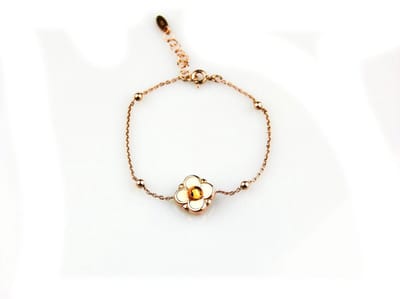 model Bambi armband in zilver roze verguld met bloem beige email