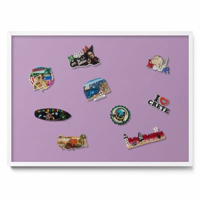 Tulup Magneetbord met Witte Frame - Paars Magneetbord in Stijlvolle Kleuren - 70 cm x 50 cm - Pastelpaarse kleur - Magnetisch Bord Foto Bevestiging - Design Magneetbord met Frame - Magnetisch Bord Muurbevestiging