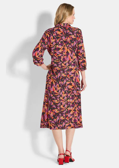 Jurk met overhemdkraag van pure viscose - rood / gedess. - Gr. 19 van Goldner Fashion