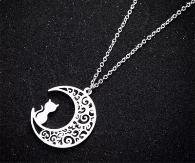 GoedeDoelen.Shop | RVS Ketting Kat Op Maan | Ketting Met Kattenhanger | Ketting Met Poezenhanger | Katten Ketting | Poezen Ketting | Cat On Moon Sieraad | Kattenliefde | Cat Lady | Dierenwelzijn | Wellness-House