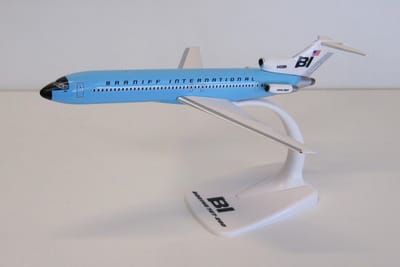 schaalmodel vliegtuig Braniff International blue Boeing 727-200 schaal 1:200 lengte 23,35cm