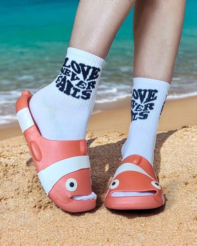 LuckyDay socks- Love sokken - Opkikkertje - Verjaardag cadeau - Trendy Nu - Witte sokken - Tennis sokken - Sport sokken - Tekst sokken - Valentijns cadeau - Sokken met tekst - Aparte sokken - Grappige sokken - Sokken maken Happy - Maat 37-44
