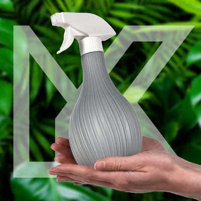 KADAX Plastic spuitfles, 600 ml waterspuitfles met kogelcontainer, lege watersproeier voor huisreiniging, tuin, kapper, planten en bloemen (grijs)