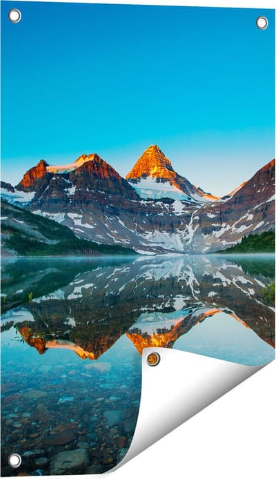 Gards Tuinposter Berg Assiniboine bij het Meer in Canada - 40x60 cm - Tuindoek - Tuindecoratie - Wanddecoratie buiten - Tuinschilderij