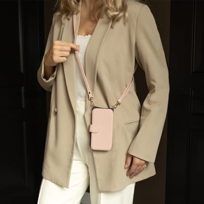 Selencia Hoesje - Geschikt voor Apple iPhone 14 / 13 - Bookcase geschikt voor MagSafe en Koord - Old Pink