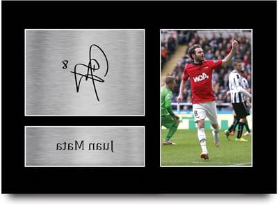 Juan Mata Foto - Gesigneerde Print - Cadeau voor Fans - Gedrukte Handtekening Replica - A4 21x30 cm - Zwart