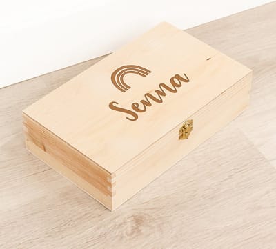 Houten kistje 'Senna' Regenboog - Tekenkist - Herinneringsdoos - Kraamcadeau - Knutseldoos - Memorybox - Baby - Geboorte