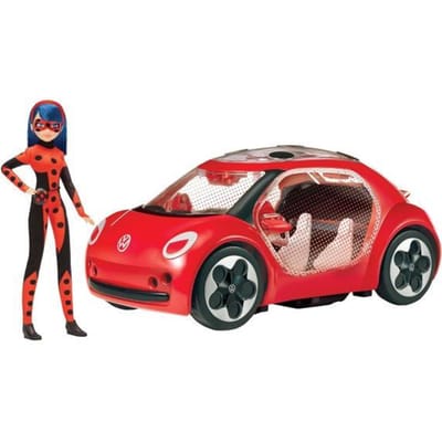 Bandai - Miraculous Ladybug Car - Volkswagen e-Kever van Ladybug - Officieel gelicentieerde Miraculous Movie - Deuren, kofferbak en schuifdak - Pop niet inbegrepen - Speelgoed Kind 4 jaar oud en + - P50669