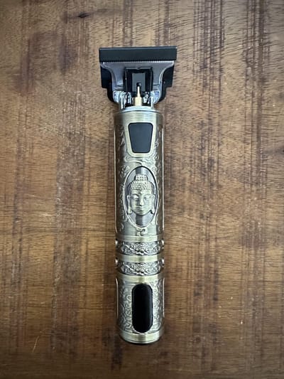 Buddha Tondeuse Mannen - 2022 Nieuwste Model - Draadloze Haartrimmer - Geschikt Voor Hoofdhaar/Baardhaar - Trimmer Draadloos - Haarclipper - Scheerapparaat - Goud - Inclusief Oplaadblok en 4 Opzetstukjes