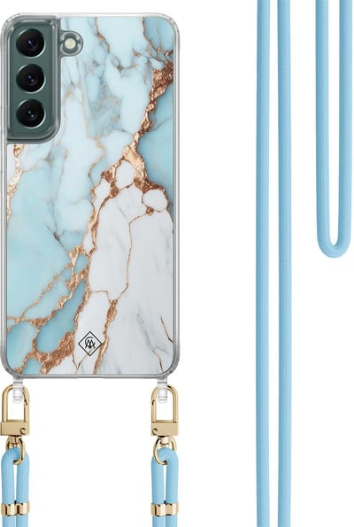 Casimoda® hoesje met lichtblauw koord - Geschikt voor Samsung S22 Plus - Marmer Lichtblauw - Afneembaar koord - TPU/polycarbonaat - Blauw
