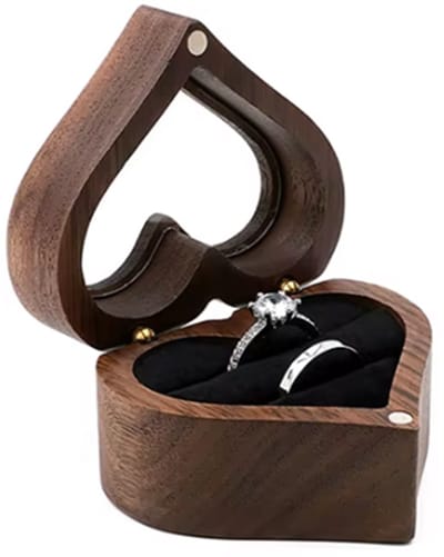 Ringdoosje hartje hout voor twee ringen - aanzoek - huwelijksaanzoek - verloving - sieradendoos - bruiloft - walnoot - cadeau - huwelijk