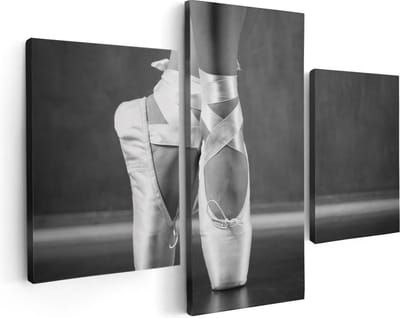 Artaza Canvas Schilderij Drieluik Ballet Schoenen van een Ballerina - Zwart Wit - 90x60 cm - Wanddecoratie Woonkamer - Schilderijen - Muurdecoratie