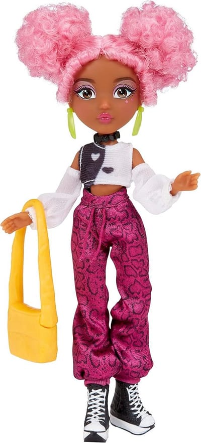 Iconische Mini Modepop met Sportieve Stijl en Roze Haar - Ideaal voor Kinderen Vanaf 3 Jaar