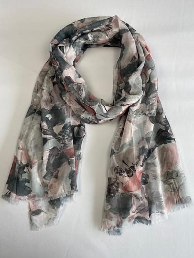 Sjaal mix bloemen digitaal / 70% viscose met 30 % zijde van dunner materiaal