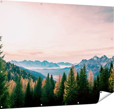 Gards Tuinposter Bos met Bomen bij Bergen Landschap - 150x120 cm - Tuindoek - Tuindecoratie - Wanddecoratie buiten - Tuinschilderij
