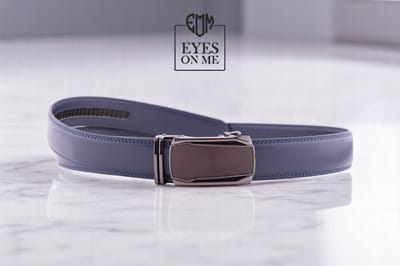Blauwe lederen riem zonder gaatjes met automatische gesp voor heren ( model L131 )