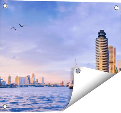 Gards Tuinposter Rotterdamse Skyline aan het Water - 50x40 cm - Tuindoek - Tuindecoratie - Wanddecoratie buiten - Tuinschilderij