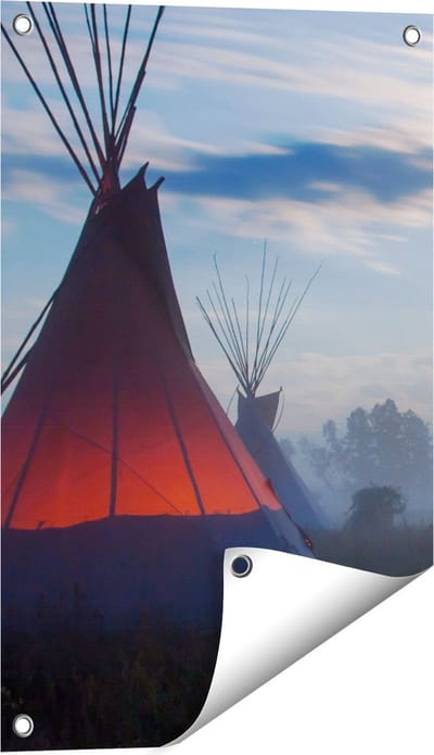 Gards Tuinposter Indianen Tipi in de Nacht tijdens de Mist - 40x60 cm - Tuindoek - Tuindecoratie - Wanddecoratie buiten - Tuinschilderij