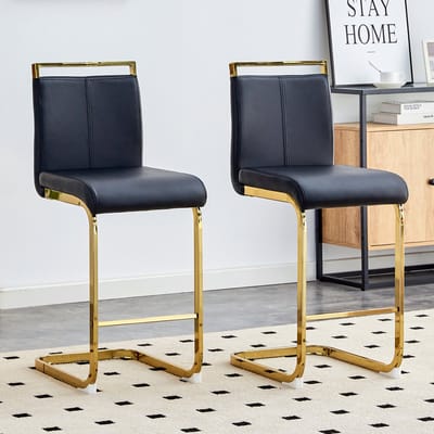 Set van twee barkrukken in Scandinavische stijl (set van 2 stoelen). Gemaakt van hoogwaardig zwart kunstleer met goudkleurige metalen poten. Geschikt voor restaurants, keukens, etc.