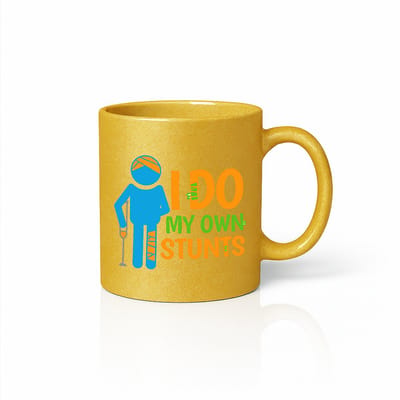 “Ik Doe Mijn Eigen Stunts” Mok 330 ml – Grappige Ongeluk Humor Beker – Perfect Grapcadeau voor Vrienden, Collega’s & Verjaardagen