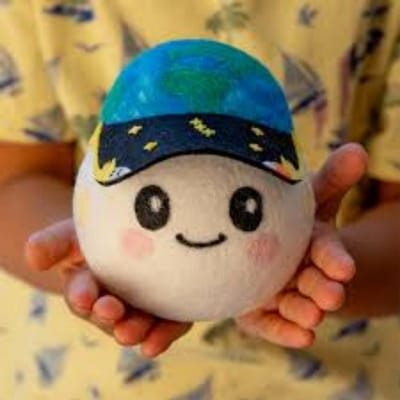 22 cm Zéro Gravité Indiquant Adorable Peluche Thème Terre Avec Casquette Étoilée Animal en Peluche Doux Pour Enfants Décor Et Cadeau Amoureux de l'Espace 25CM