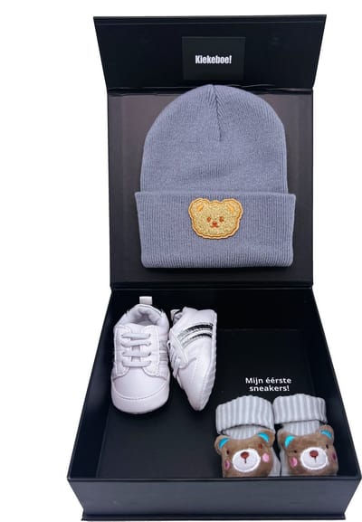Kraamcadeau jongen in zwarte magneetdoos met babymuts, babyschoentjes, babysokjes - Kraamcadeau rechtstreeks versturen - grijze babymuts