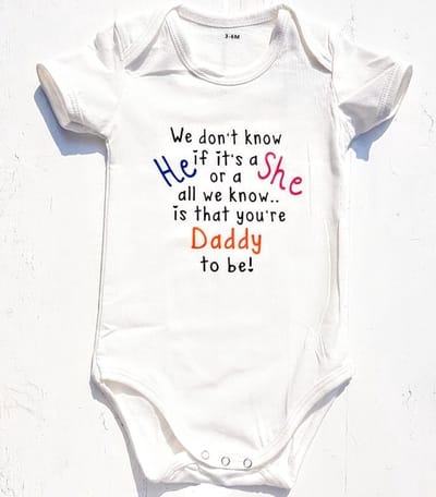 Zwangerschap Aankondiging romper wit We don't know if it's a He or a She. All we know is that you're Daddy to be!