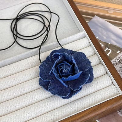 Collier ras du cou tendance avec pendentif en forme de fleur et de rose pour femme, chaîne de clavicule, en jean, réglable, corde cirée, style Y2K L bleu foncé