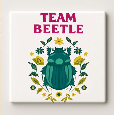 Team Beetle Keramische Tegel – 15x15cm Natuur Geïnspireerde Insectentegel voor Dierenliefhebbers & Woondecoratie